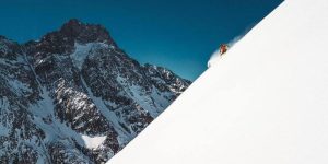 Skieur dans la poudreuse aux 2 Alpes