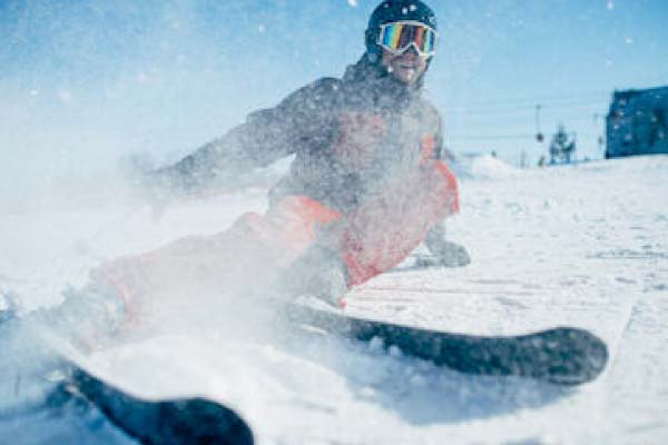 Débuter le ski à l’âge adulte avec ses premiers virages